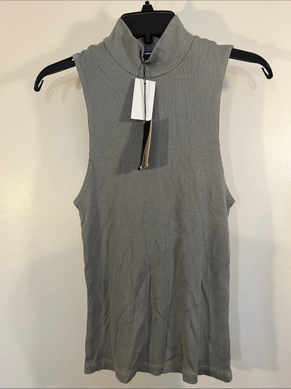 Monrow Ribbed Mock Neck Tank Top - Gray